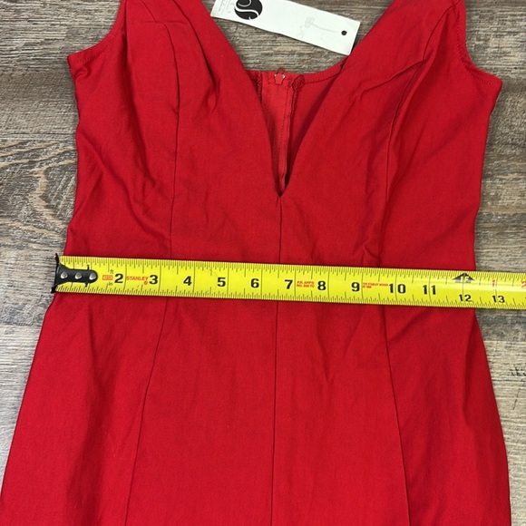 NEW Solemio Plunged Neckline Red Cocktail Dress Size Medium - Picture 8 of 10